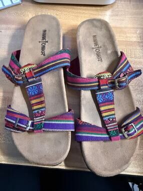 Minnetonka Women's Multicolor Strappy Buckle Sandals | Size 9